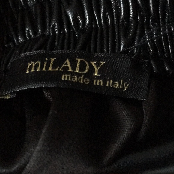 Black mini skirt - Picture 3 of 3